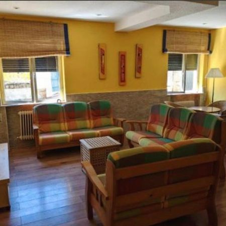 Hostal Casa Chore Hinojosa de Duero ภายนอก รูปภาพ