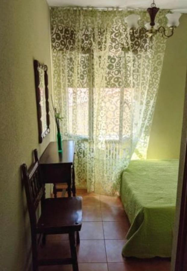 Hostal Casa Chore Hinojosa de Duero ภายนอก รูปภาพ