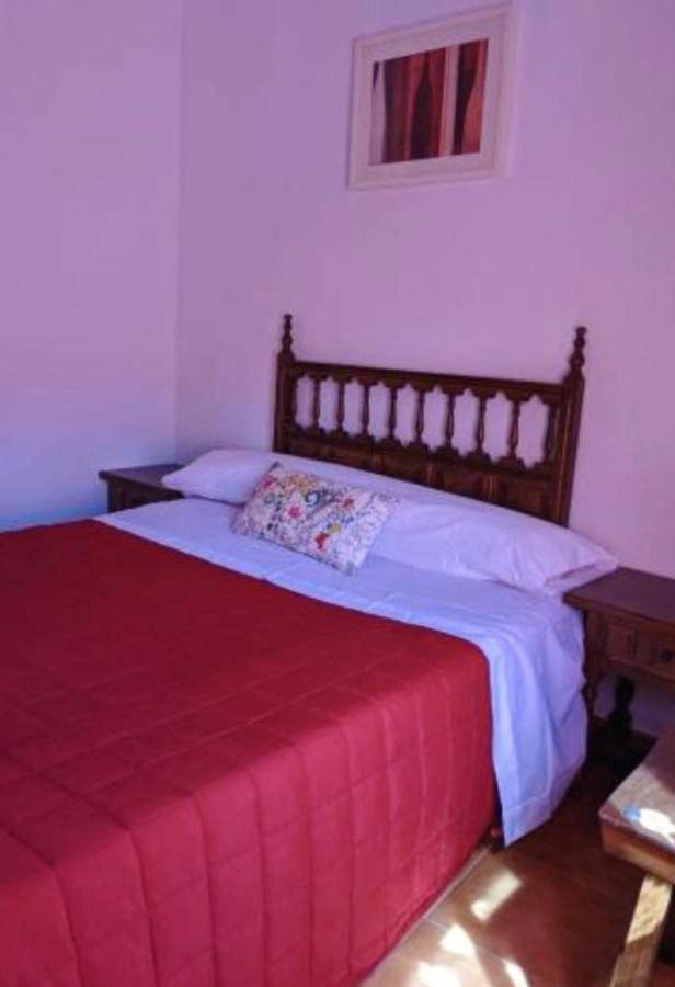 Hostal Casa Chore Hinojosa de Duero ภายนอก รูปภาพ