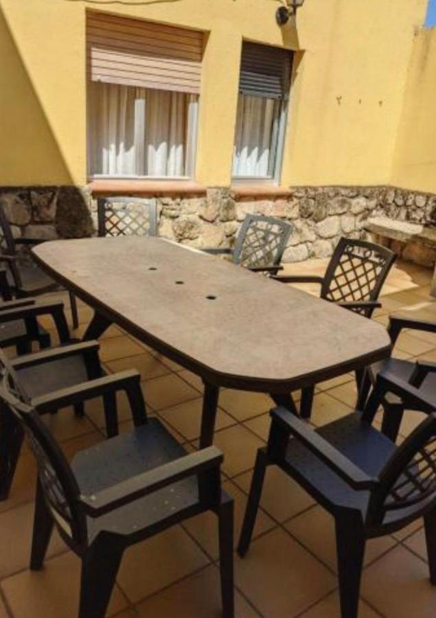 Hostal Casa Chore Hinojosa de Duero ภายนอก รูปภาพ